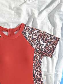 SHEIN 女童豹纹撞色拉链后背插肩袖连体泳衣，适合冲浪、运动、夏季、海滩、泳池、度假 - 彩色 - 查看 3