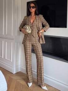 Ronhire بدلة نسائية عصرية من 3 قطع بنمط مربعات بني، تشمل بليزر بأكمام طويلة وخصر ضيق، سترة ضيقة، وبنطلون مربعات، بدلة بني، ملابس نسائية كاجوال للعمل، إطلالة محترفة، ملابس للتنقل، ملابس مكتبية - متعدد الألوان - مشاهدة 4