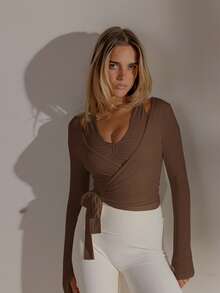 Women's Sports T-Shirt And Sleeveless Top, Minimalist Solid Color Design With Thumb Hole - 棕色 - 查看 9