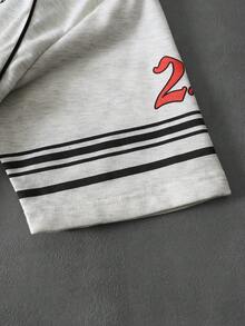 Manfinity Hypemode 男士短袖撞色休闲字母印花 Polo 衫，夏季款 - 淺灰色 - 查看 5