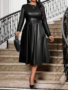 SHEIN Lady Vestido de talla grande de línea A con cinturón, cuello redondo, de tela de PU, color vino tinto, para otoño e invierno - Negro - Ver 1