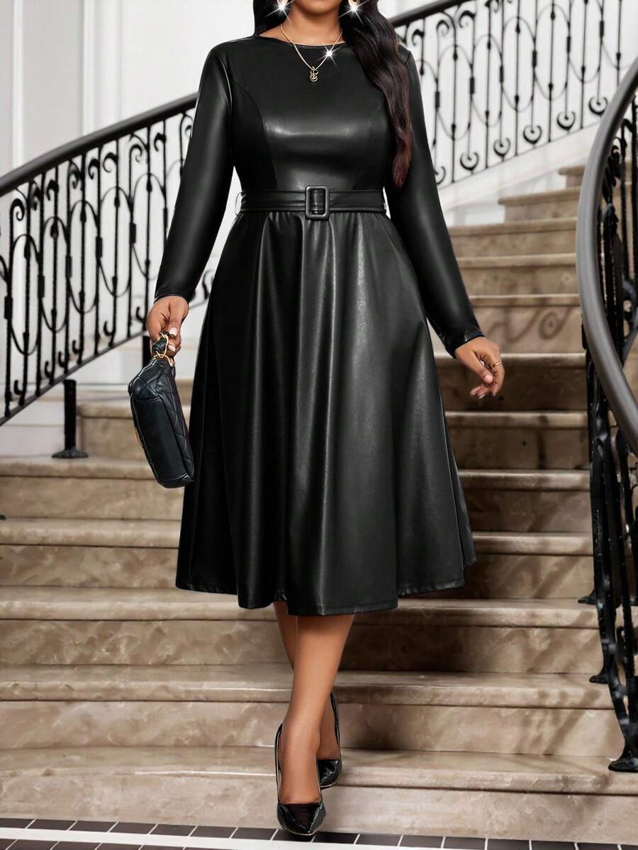 SHEIN Lady Vestido de talla grande de línea A con cinturón, cuello redondo, de tela de PU, color vino tinto, para otoño e invierno - Negro - Ver 1