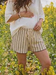 Boho Mama Shorts casuales de maternidad con estampado de rayas y detalle de nudo - Albaricoque - Ver 2