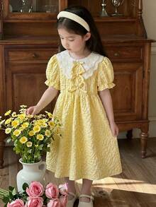SHEIN Genkimix Kids Young Girl' 花卉提花蝴蝶結裝飾雙層刺繡蕾絲領優雅公主泡泡袖短洋裝，夏季 - 黃色 - 查看 8