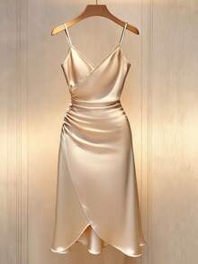 Elenzga 女士无袖褶皱腰身设计隐形裹腹裙摆香槟色亮面面料短连衣裙，春夏款 - 香檳色 - 查看 3