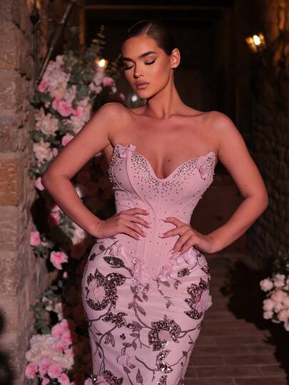 Glamrae Đầm dạ hội nữ sang trọng, màu kem, chất liệu satin, kiểu dáng trễ vai, cổ cánh hoa, đính cườm thủ công, trang trí hình xương cá, ôm dáng, đính sequin và thêu 3D, vạt đuôi cá.