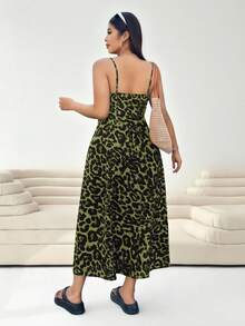 SHEIN EZwear 大码豹纹吊带连衣裙，腰部系带可调节，配有隐形拉链，适合春夏穿着。 - 軍綠色 - 查看 2