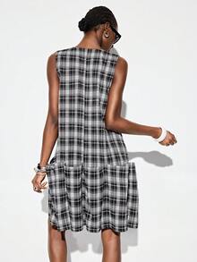 Aveloria GENKIRA Black And White Checkered,Summer,Casual,Vacation Women's Plaid Deconstruction Sleeveless V-Neck Loose Straight Dress,Pleated Hem,College Style - Black and White - View 2