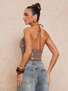 Lumalex 女士优雅性感时尚闪亮亮片露背吊带背心，适合情人节、约会、派对、郊游、春夏等场合。这款泳衣款式简约大方，适合度假、复活节、波西米亚风、海滩、户外、婚礼季、宴会、成人礼、海滩等场合。另有一款金属装饰露背挂脖亮片吊带背心，适合情人节、约会、派对、郊游、春夏等场合。 - 卡其色 - 查看 3