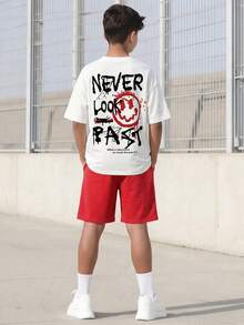 SHEIN Fantacosmos 2件套男童游戏玩家笑脸图案红色短袖T恤和短裤套装，休闲款 - 紅色 - 查看 3