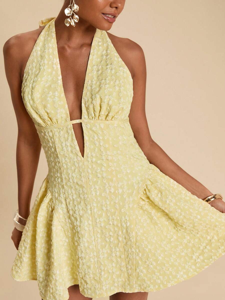 Travachic Jacquard Backless Halter Romantic Vacation Dress - Yellow - View 1
