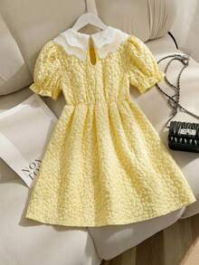 SHEIN Genkimix Kids Young Girl' 花卉提花蝴蝶結裝飾雙層刺繡蕾絲領優雅公主泡泡袖短洋裝，夏季 - 黃色 - 查看 2