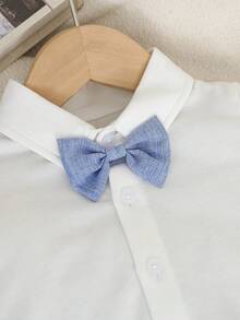 Souflis Souflis 两件套男婴正式绅士风套装，包括白色短袖衬衫配领结和休闲弹力腰带背带短裤，时尚优雅帅气，适合生日派对、庆典、演出、婚礼、洗礼和庆祝活动等场合，夏季穿着。 - 藍色 - 查看 4