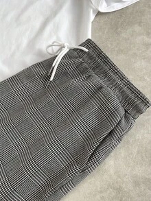 Manfinity Homme Bộ đồ nam thường ngày gồm áo thun cổ tròn tay ngắn và quần short kẻ caro. - Nhiều màu - Xem 4