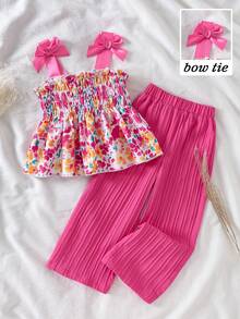 Vintaside Kids 女童新款春夏背心套装，色彩缤纷，可爱时尚。无袖吊带背心，采用花卉印花梭织面料，饰以棕色丝带蝴蝶结，搭配粉色纹理纯色休闲裤，两件套。适合可爱女童，韩式休闲风，日常百搭，舒适透气，适合上学、外出、度假等场合。女童服装套装，女童童装，女童套装，女童夏季服装，儿童夏季时尚，女童夏季服装。柔软舒适。 - 玫紅色 - 查看 3
