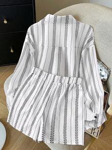 GlowEve CURVE Conjunto de camisa protectora solar estilo bohemio, conjunto de 2 piezas de verano para mujer que incluye shorts, blusa de estilo francés de nueva llegada, blusas y blusas para mujer, blusa casual moderna para trabajar - Blanco y Negro - Ver 2