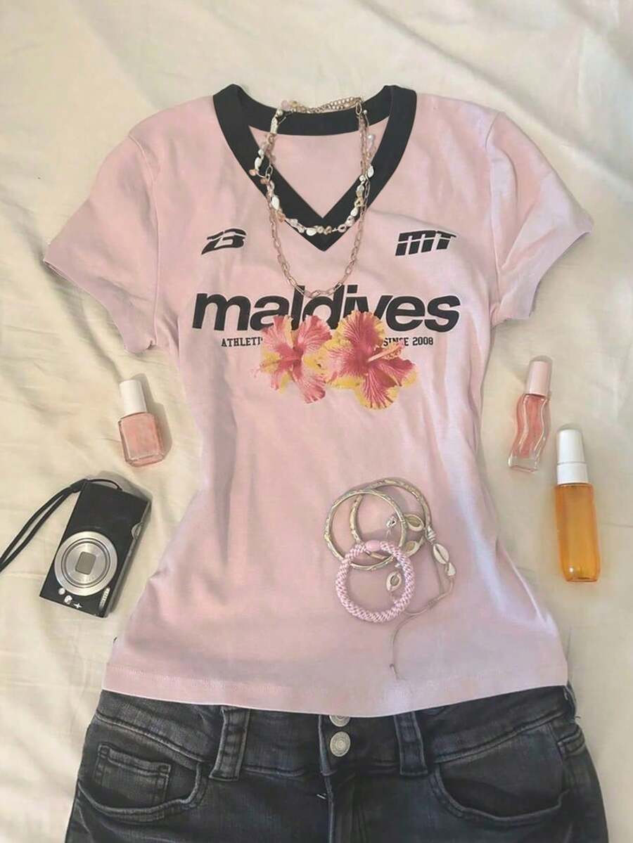 SHEIN 女士字母花卉印花V领修身休闲短袖T恤 - 彩色 - 查看 1