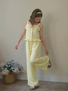 SHEIN Conjunto de 2 piezas de top de tirantes con textura en relieve y volantes y pantalones de pierna ancha en color amarillo para niñas y adolescentes, lindo y de moda para uso diario en primavera/verano - Amarillo - Ver 7