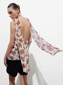 Aveloria Modichic Élégante et sexy blouse légère en chiffon avec boucle métallique de luxe, imprimé ras-du-cou dos nu/imprimé aléatoire - Multicolore - Voir 4