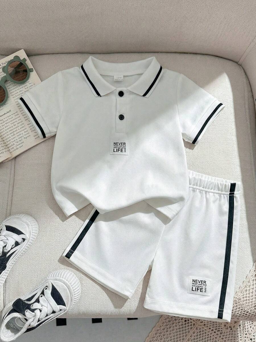 SHEIN 男嬰 2件組休閒可愛熊刺繡徽章不對稱條紋短袖 Polo 衫與短褲套裝,適合夏季 - 白色 - 查看 1