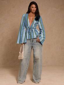 SHEIN Glamour 轻盈时尚的彩色条纹编织V领喇叭袖衬衫，饰有抽绳蝴蝶结，适合春、夏、秋季穿着，是女士休闲现代夏季衬衫的理想之选。 - 藍色 - 查看 7