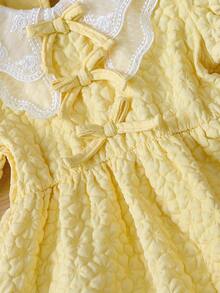 SHEIN Genkimix Kids Young Girl' 花卉提花蝴蝶結裝飾雙層刺繡蕾絲領優雅公主泡泡袖短洋裝，夏季 - 黃色 - 查看 4