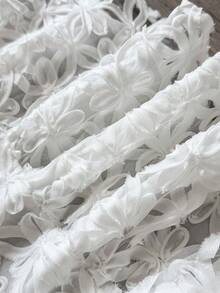 SHEIN Blusa sin mangas con textura floral bordada para niñas preadolescentes, moda casual y versátil para uso diario - Blanco - Ver 6