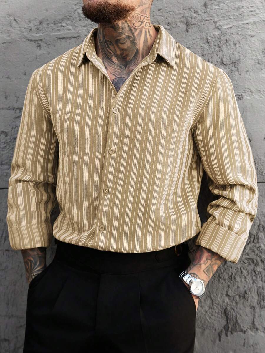Manfinity CasualCool 男士复古棕白条纹休闲长袖衬衫，秋季款 - 卡其色 - 查看 1