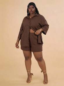 Hourglow Bộ đồ nữ cỡ lớn màu trơn gồm áo sơ mi và quần short tay rớt cài cúc một hàng, kiểu dáng rộng rãi thoải mái, thích hợp cho mùa hè, dành cho dáng người đồng hồ cát. - Đỏ - Xem 6