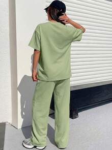 Muchica Bộ áo thun và quần dáng rộng màu xanh ô liu có họa tiết dành cho nữ. - Màu xanh Ô liu - Xem 2