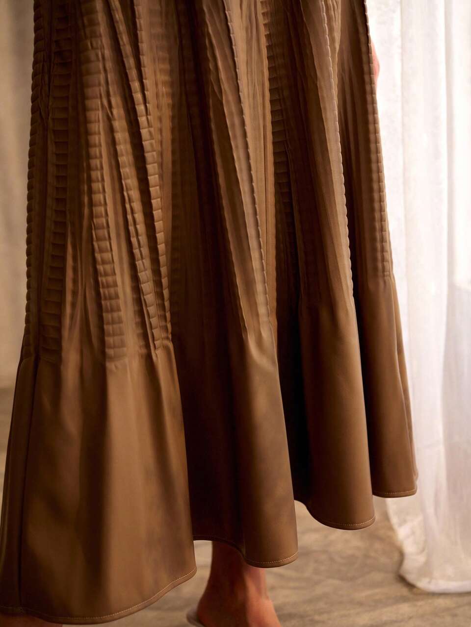 MOTF VINTAGE HIGH-END PLEATED PU LEATHER SKIRT, ELASTIC WAIST FLATTERING VERSATILE WOMEN'S SKIRT