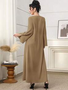 Yasmyna Kaftan & Jalabiya Wanita Warna Hijau Mint dengan Hiasan Pita Tekstur Buatan Tangan - Khaki - View 6