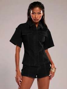 SHEIN BAE 两件套牛仔套装：牛仔短袖翻领上衣和低腰迷你短裤，适合休闲、工作、正式场合、生日、90年代风格、商务休闲、优雅、西部风、外出、时尚、千禧年、夜店、办公室、鸡尾酒会、原色牛仔、复古、度假、乡村音乐节、工作、春假、音乐会、早午餐、机场等场合。 - 黑色 - 查看 6