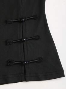 Sweetra Áo thun nữ màu đen cổ tàu cài nút, xẻ tà, ôm sát, kiểu dáng retro Trung Quốc mới. - màu đen - Xem 5