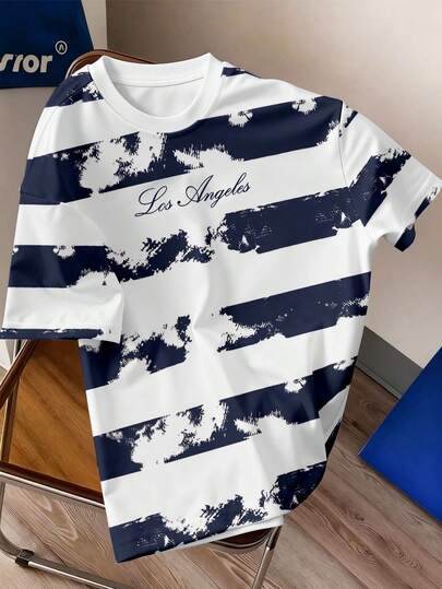 Manfinity Joysei Men's Summer White And Navy Blue Distressed Brush Stroke Splash Ink Painted Horizontal Stripe "Los Angeles" Cursive Script Italic Letter Graphic Print Crew Neck Short Sleeve Oversized T-Shirt, Coastal West Coast Nautical Sailor Preppy Old Money Quiet Luxury Streetwear Vintage Retro Blokecore Athletic Sporty Athleisure Urban Smart Casual Going Out Vacation Holiday Beach Swim Spring Festival Concert Club Party Graduation Workout Office Relaxed Fit Breathable Lightweight Classic Elegant Fresh Summer Vibes Travel OOTD Tee Top Men's Round Neck Short Sleeve Striped Casual T-Shirt, Versatile For Daily Wear, Summer