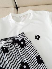 SHEIN Summer Clothes Teen Girl Casual Floral Print T-Shirt And Striped Pants Set, Summer Squishy Set Summer Outfits - Black and White - View 5