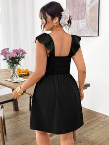 Lounesse Vestido casual de vacaciones para mujer talla grande en blanco y negro con cintura ceñida y mangas volantes, lindo vestido de verano para picnic de damas - Blanco y Negro - Ver 2