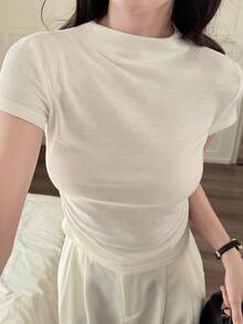 DAZY Áo thun nữ tay ngắn cổ đứng ôm dáng mùa hè, kiểu dáng thường ngày. - Màu be - Xem 1