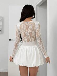 SHEIN EZwear Vestido mini elegante con ajuste de cintura, volantes y parches de encaje, adecuado para citas y fiestas. Vestido de mujer con mangas de encaje, vestido blanco, vestido de manga larga, vestido con mangas, vestido de mujer - Blanco - Ver 2