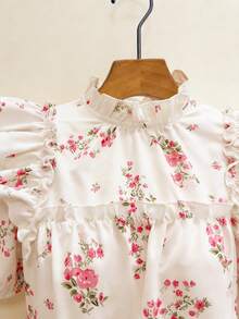 GlowEve 女士时尚优雅休闲度假浪漫居家通勤迷人荷叶边圆领双层泡泡袖荷叶边下摆装饰泡泡袖荷叶边下摆层叠A字宽松修身衬衫（随机印花） - 白色 - 查看 4