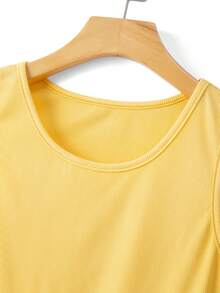 GlowEve CURVE Bộ 2 món gồm áo không tay ôm sát và chân váy in họa tiết lá chanh dành cho nữ, trang phục thường ngày thanh lịch cho kỳ nghỉ. - Màu vàng - Xem 7