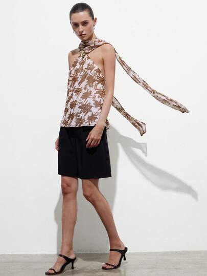 Aveloria Modichic 优雅性感轻盈奢华金属扣装饰雪纺印花露背吊带衫/随机印花