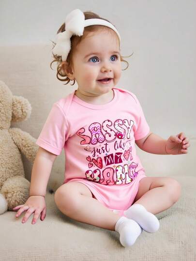 新生女宝宝可爱爱心字母印花短袖连体衣，夏季婴儿图案T恤套装