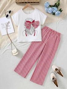 SHEIN Tween Girl Red And White Plaid Summer Cute Family Matching Outfit,Portrait Print Bow Decor Loose T-Shirt And Wide Leg Pants 2 Pieces Set For Vacation - Red - View 7