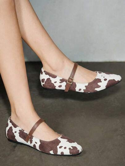 Zapatos tipo Mary Jane con estampado de vaca para mujeres, zapatos planos de punta cuadrada y corte casual con tira, estilo de verano para exteriores