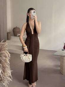 Andrea Bello Đầm maxi màu vàng kem gợi cảm cổ chữ V sâu, kiểu yếm, thanh lịch dành cho nữ, thích hợp cho mùa xuân/hè. Đầm màu nâu gợi cảm cổ yếm, đầm nâu sang trọng, dự tiệc. - Cà phê nâu - Xem 6