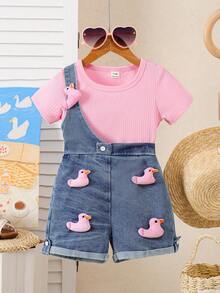 SHEIN Playful Pals 2件套女婴纯白T恤+卡通鸭子图案牛仔背带短裤套装，可爱百搭舒适弹力腰卷边短裤，夏季设计 - 粉色 - 查看 3