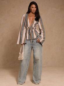 SHEIN Glamour Áo sơ mi tay loe cổ chữ V dệt kim kẻ sọc màu sắc thời trang, nhẹ nhàng, có dây rút trang trí nơ, thích hợp mặc vào mùa xuân, hè, thu, màu nâu, trang phục mùa hè, áo kiểu nữ thường ngày, trang phục nghỉ hè, kẻ sọc, thoải mái, áo chống nắng, áo khoác mỏng, áo kiểu nữ, áo blouse nữ hiện đại thường ngày, áo tay dài kẻ sọc. - màu nâu - Xem 7