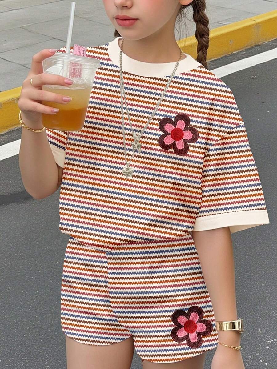 两件套多巴胺彩色条纹复古花卉刺绣印花休闲圆领短袖T恤和短裤套装，舒适贴身，适合年轻女孩，春夏日常穿着、外出、度假、复活节等场合。 - 彩色 - 查看 1