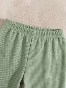 SHEIN Playful Pals Bộ 3 món cho bé trai sơ sinh: Áo liền quần kiểu Anh cổ điển màu xanh lá nhạt, hở vai, quần cạp chun và mũ in hình, size 3-12 tháng. - Màu xanh Ô liu - Xem 3